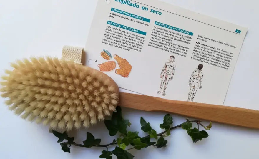 Cepillado en seco - guía para hacerlo sin irritar la piel