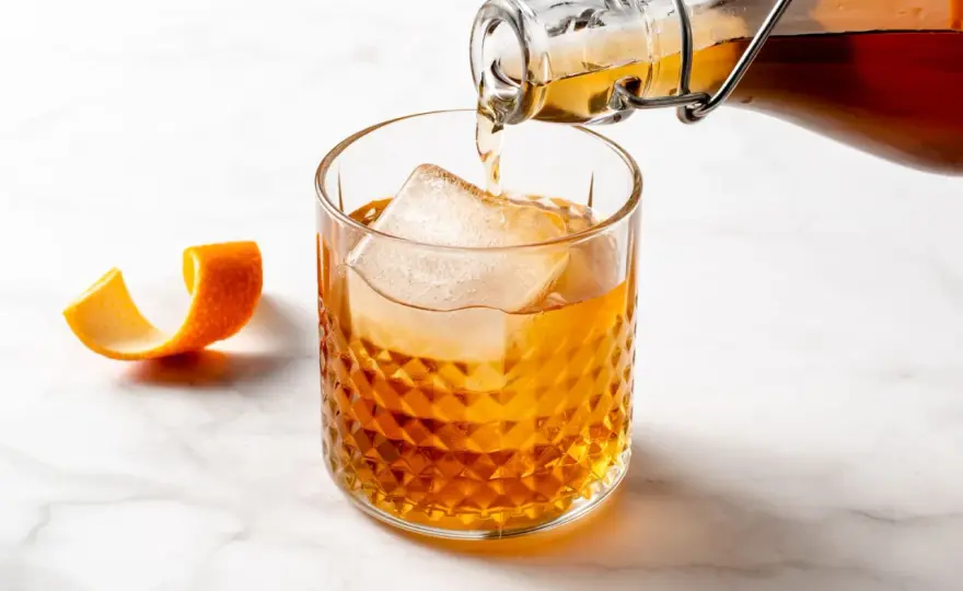 Jak pić amaretto: najlepsze sposoby i przepisy na drinki