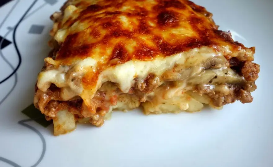 Prosta zapiekanka ziemniaczana z mięsem mielonym, która zawsze się udaje