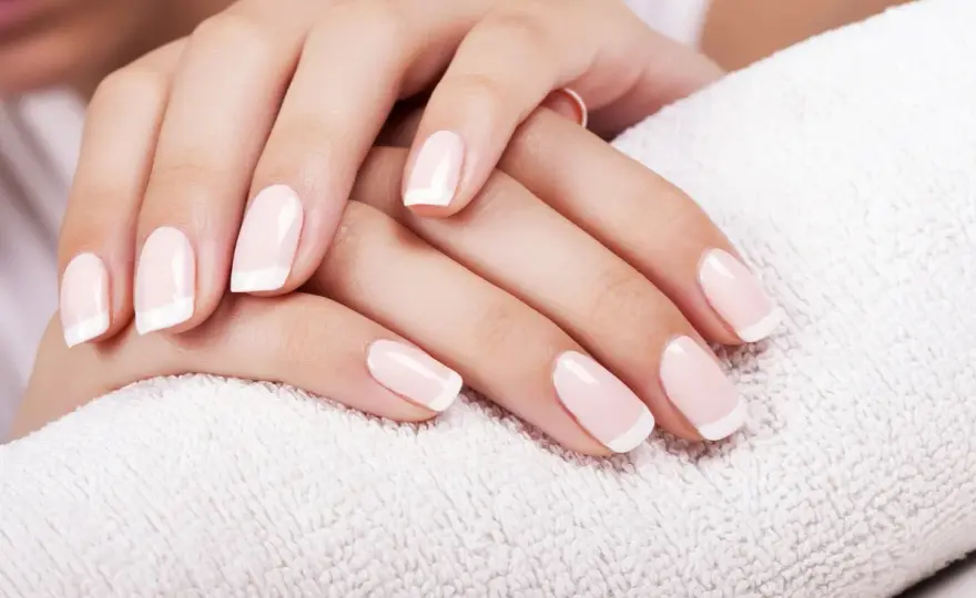 Ceny manicure u kosmetyczki: od 45 do 150 zł za różne rodzaje