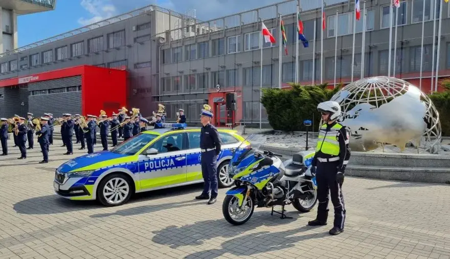 Jak wygląda polska policja: kompletny opis umundurowania służb mundurowych