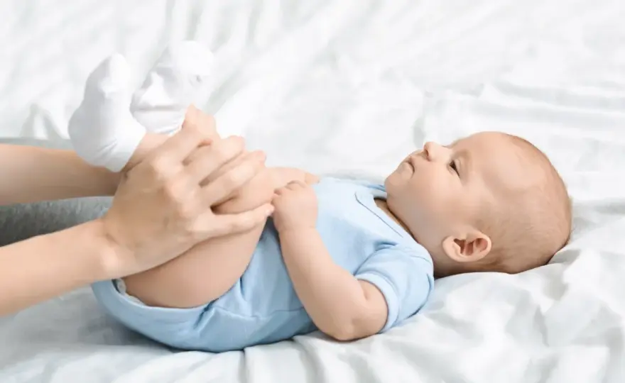 Zaparcia u niemowlaka - Jak pomóc i kiedy do lekarza?