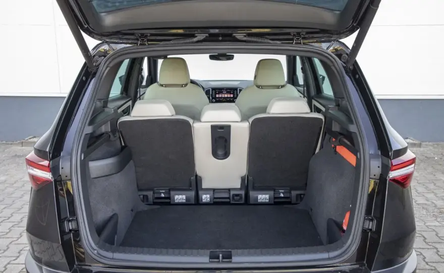 Skoda Karoq wymiary - Ile miejsca realnie oferuje bagażnik i wnętrze?