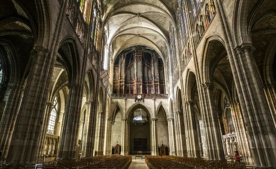 Katedra Saint-Denis: Gotyk, Królowie i Sekrety Historii Francji