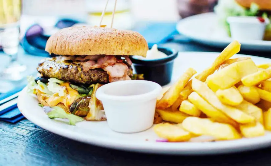 Gdzie zjeść w Międzygórzu? Odkryj najlepsze restauracje i smaki