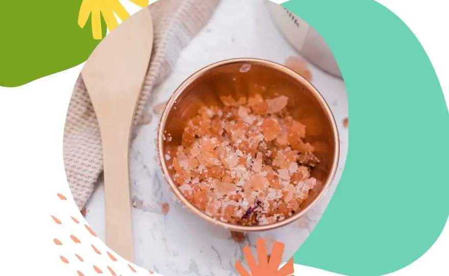 Domowy peeling do twarzy - jak dobrać łagodny wariant?