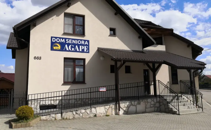 Dom Seniora Familia: Rodzinna atmosfera i pełna opieka
