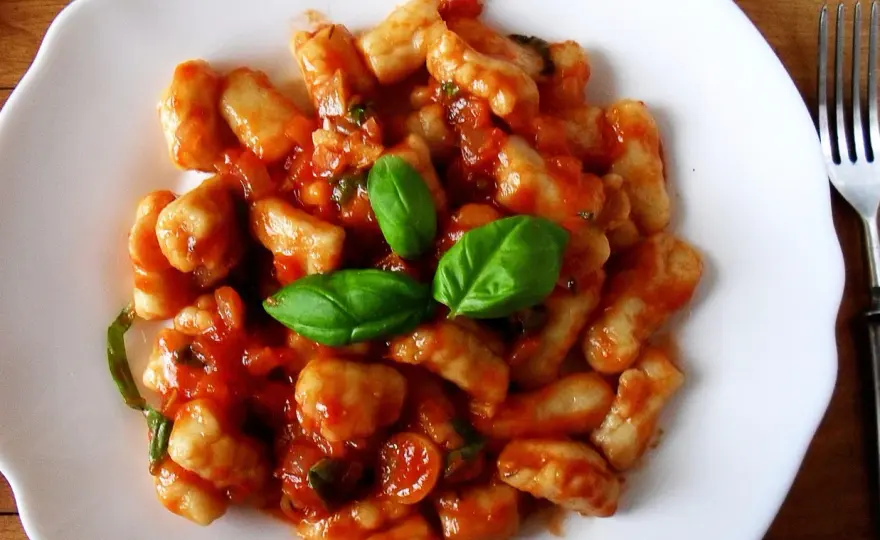 Gnocchi w sosie pomidorowym - Zrób to dobrze!