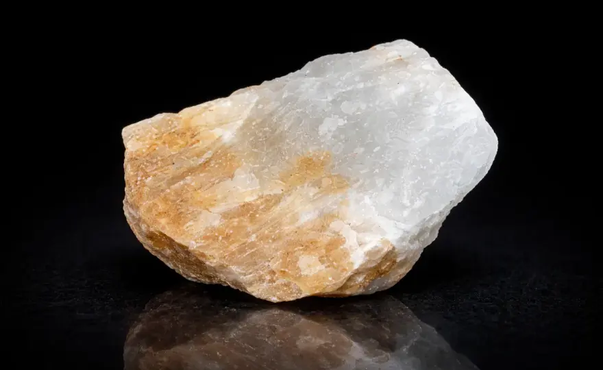 Alabaster Bedeutung - Warum der Stein für Reinheit und Licht steht