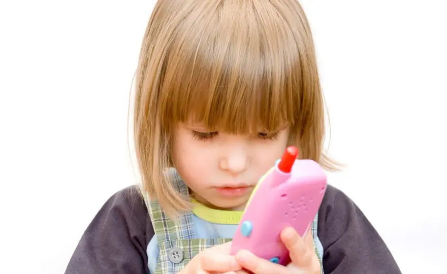 Najlepsze interaktywne telefony dla dziewczynki - zabawki, które uczą