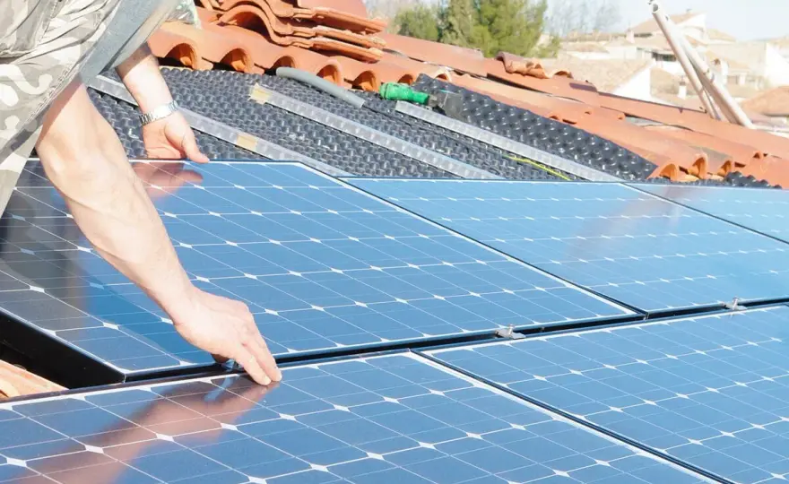 Revente surplus photovoltaïque sans RGE - Le guide complet