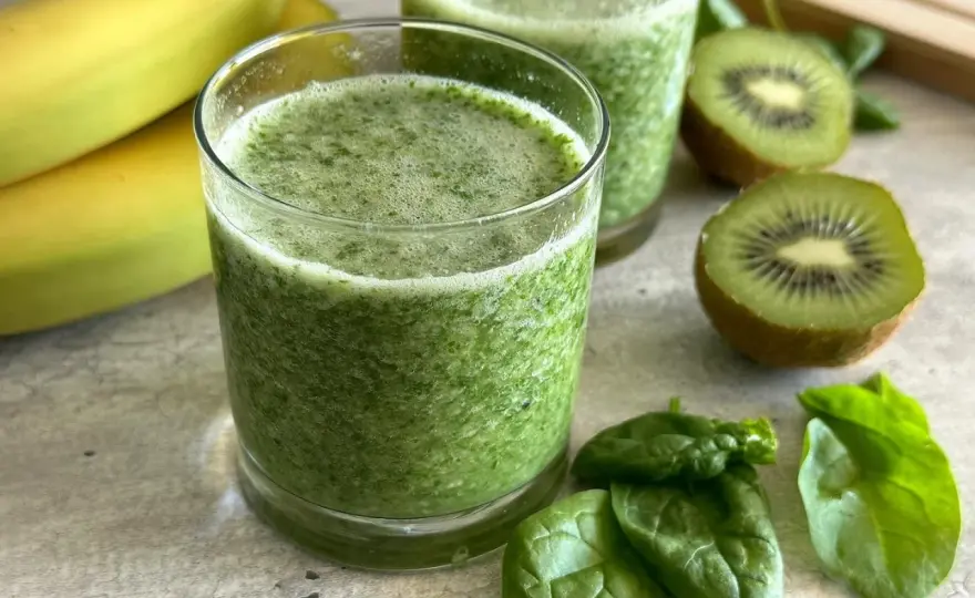 Koktajl ze szpinaku i kiwi: Pyszny przepis bez smaku szpinaku