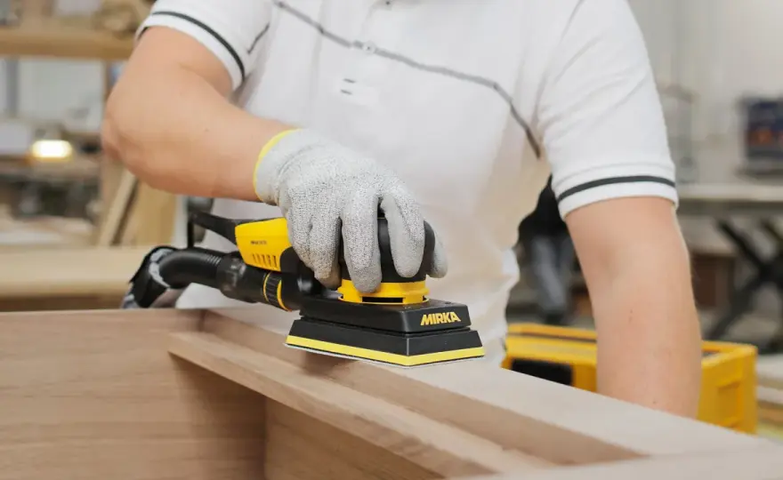 Ponceuse pour porte en bois - Le guide pour un ponçage parfait