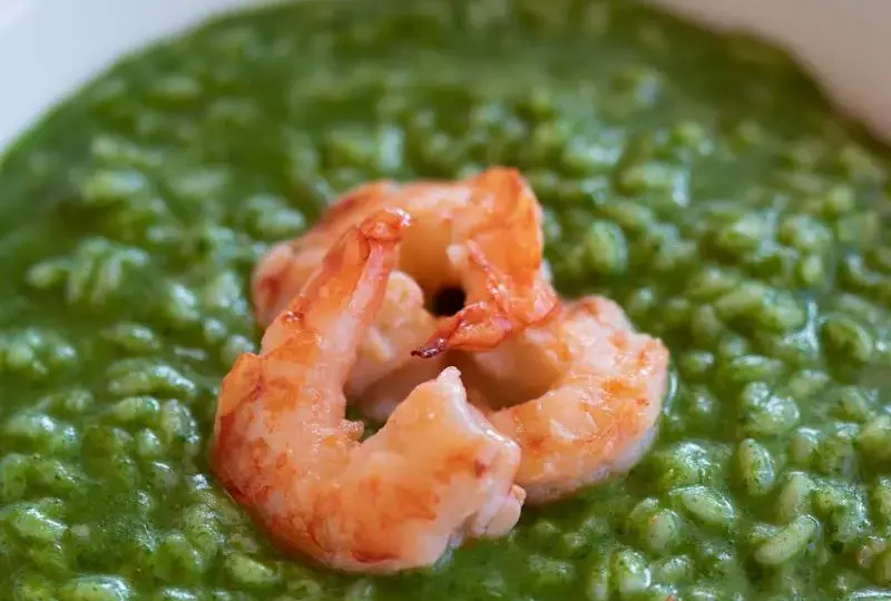Jakie dania można wzbogacić pesto i jak je wykorzystać w kuchni