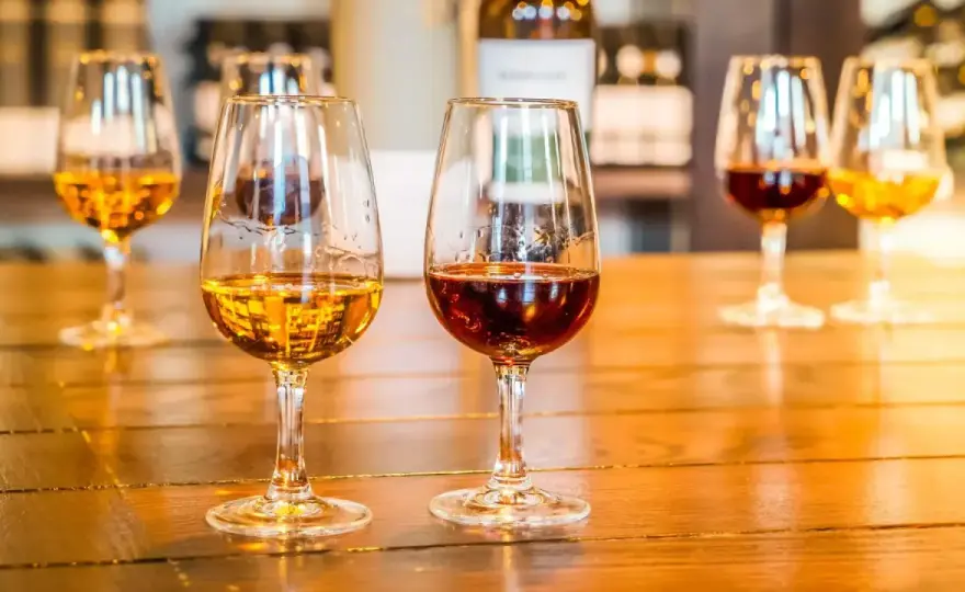 Porto vs Sherry: Które wino wzmacniane wybrać?