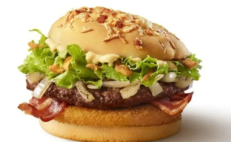Burger Drwala - co w nim jest? Składniki i warianty, które musisz znać