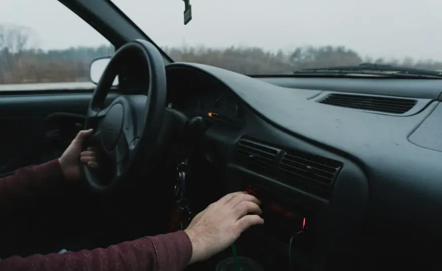 Kod do radia Renault - Jak go odzyskać bez wyjmowania radia?