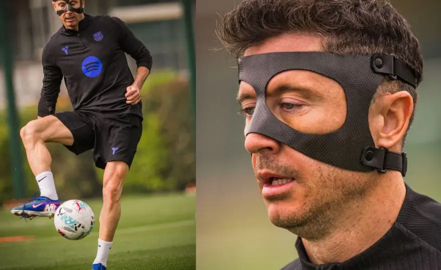 Maska Lewandowskiego - Dlaczego ją nosi i co zmienia w grze?