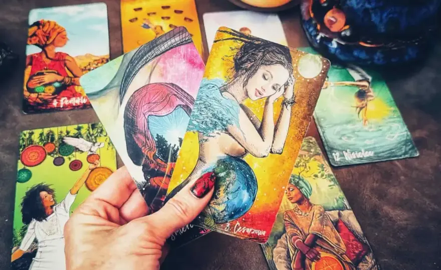 Wróżba i tarot - czym są i jak je rozumieć?