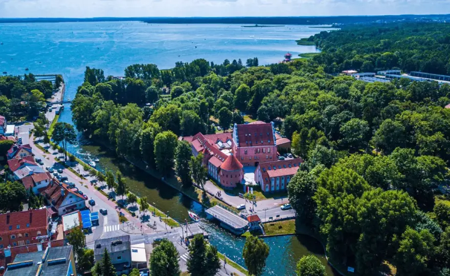 Nocleg na Mazurach - jak wybrać hotel pod swój plan wyjazdu
