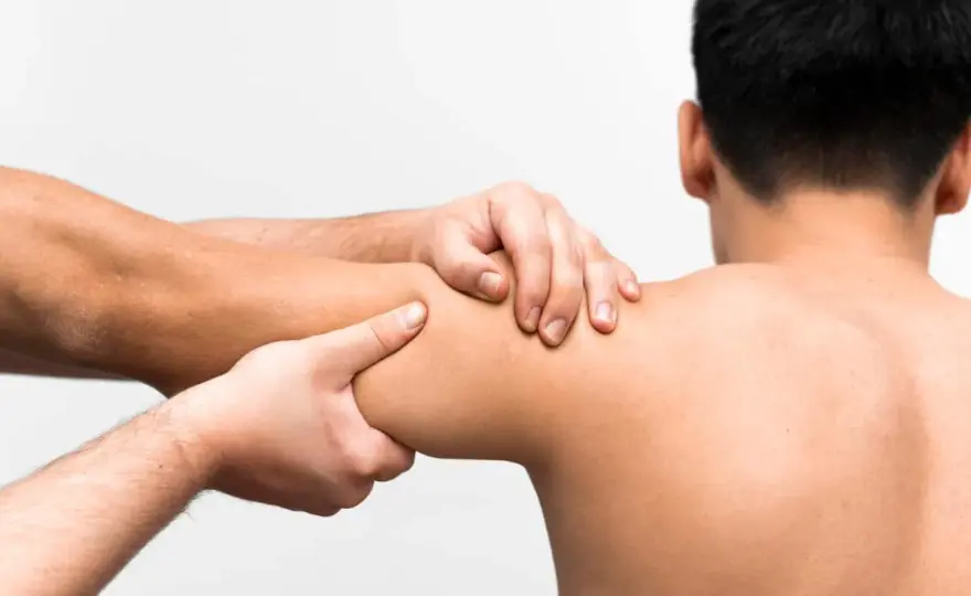 Jak długo trwa rehabilitacja barku? Czas powrotu do sprawności