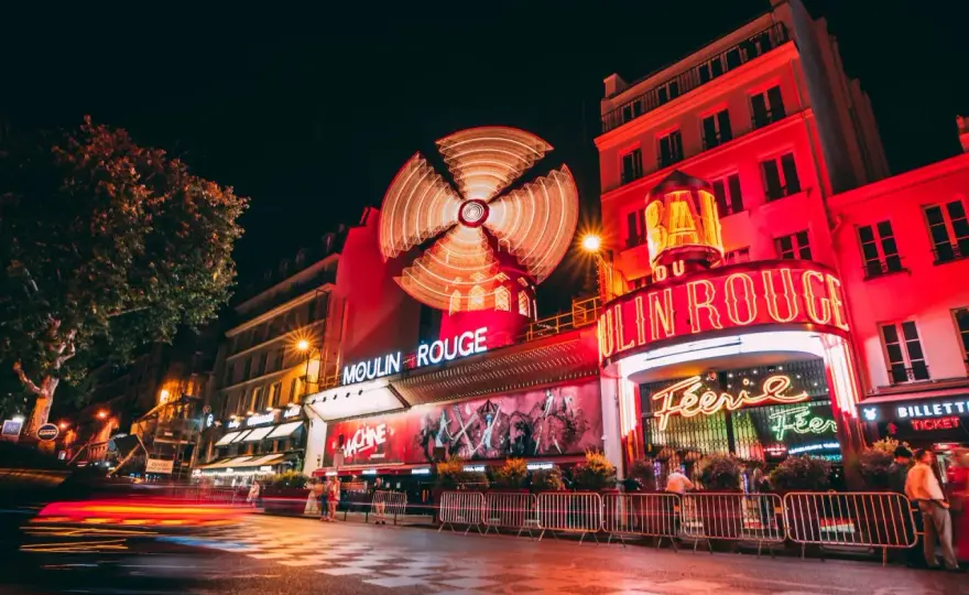 Moulin Rouge - Jak zaplanować wizytę i uniknąć rozczarowań?