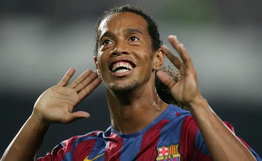Ronaldinho żyje? Prawda o legendzie futbolu i plotkach