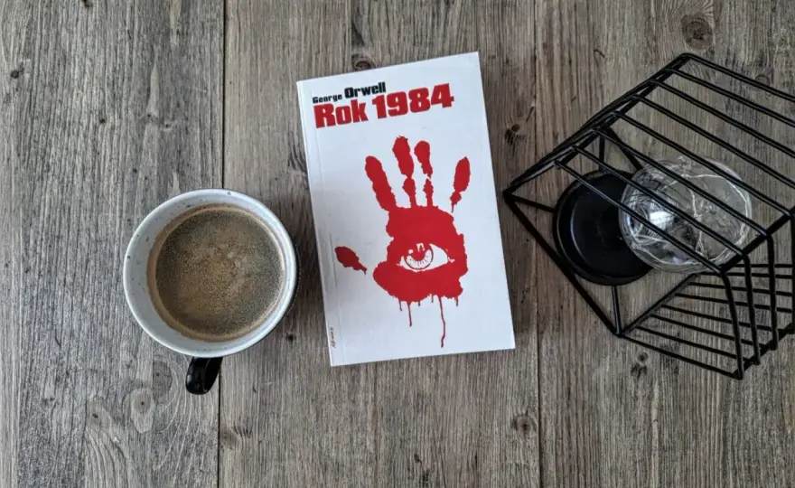 George Orwell - Biografia, która tłumaczy "1984" i "Folwark"