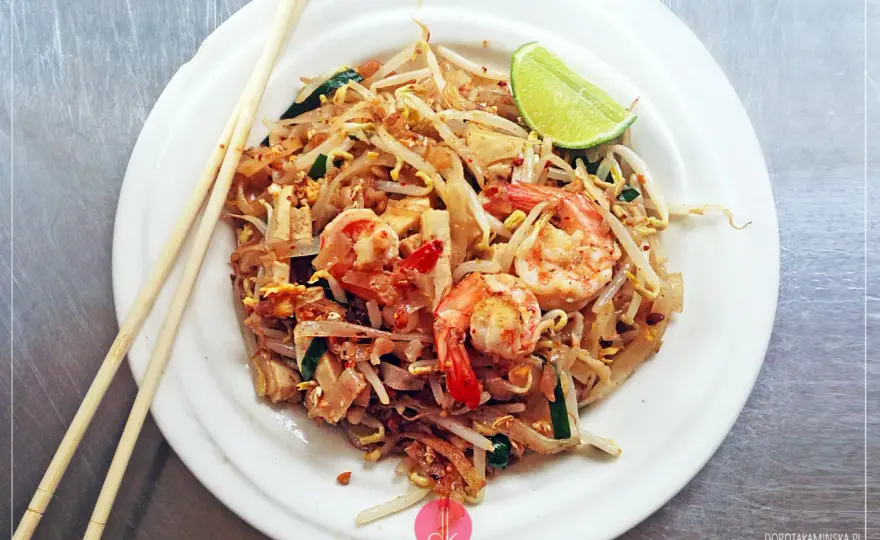 Pad Thai z wieprzowiną: Odkryj sekret tajskiego smaku w domu