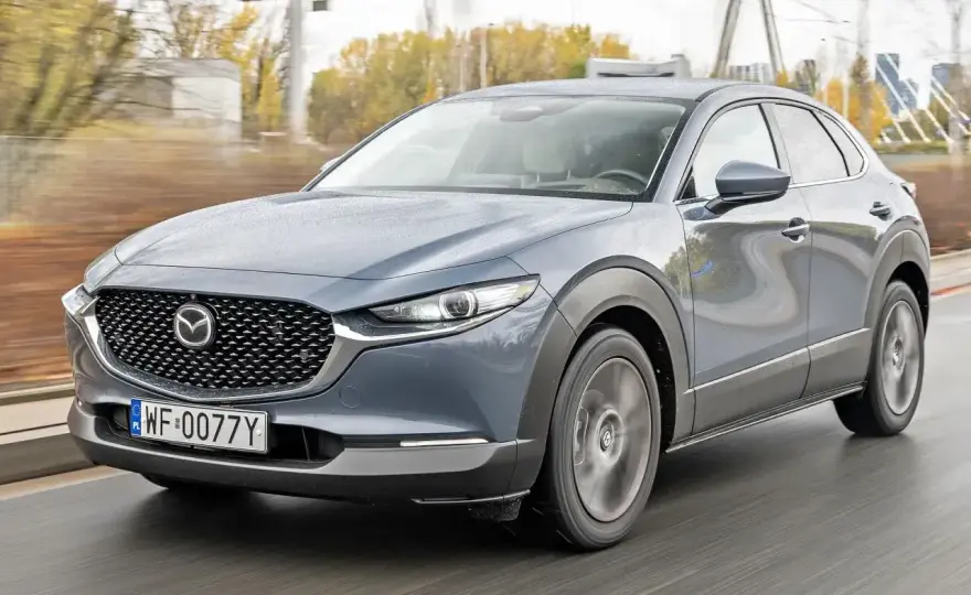 Mazda CX-30 - Cena i wersje. Jak nie przepłacić?