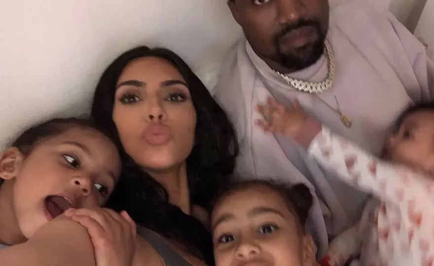 Kim Kardashian: Dzieci, imiona, wiek i dlaczego surogatka?