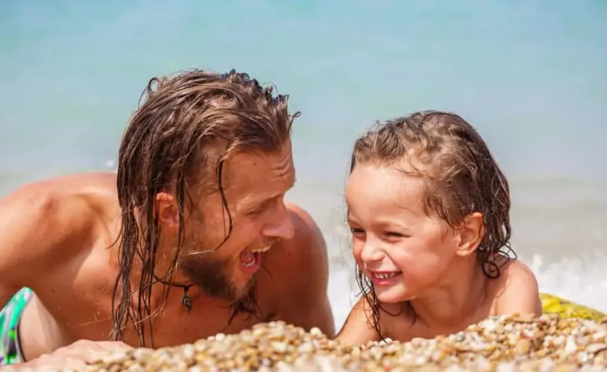Vacaciones monoparentales: experiencias únicas para disfrutar con tus hijos