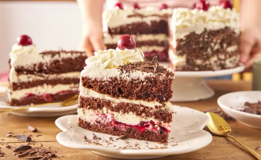 Szwarcwaldzki tort z mascarpone - jak uzyskać idealny przekrój