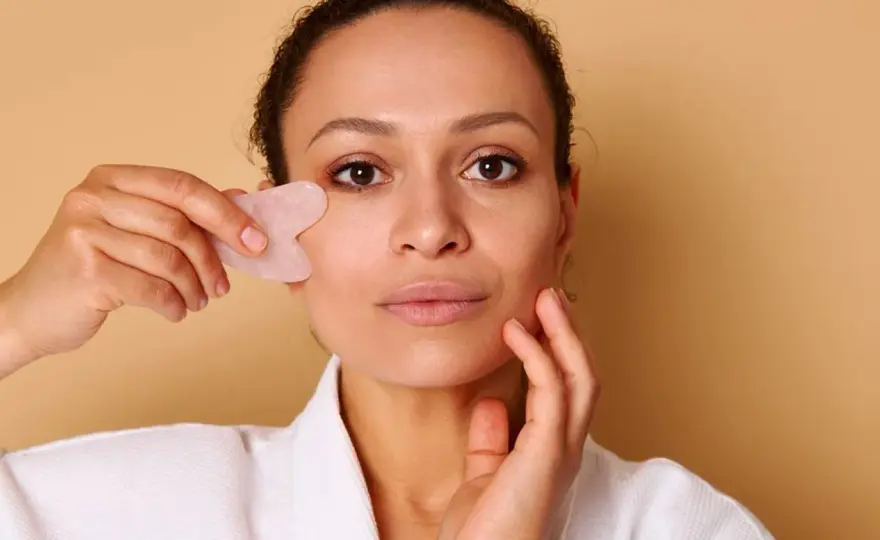 Gua sha: Rätt teknik för din hudtyp – Få lyster!
