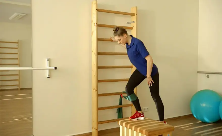 Theraband Knie Übungen - Stabilisiere & entlaste dein Knie!