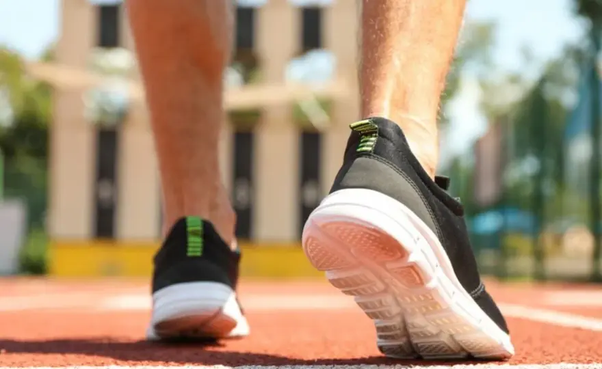 Zapatillas ilegales para correr: evita descalificaciones en competiciones