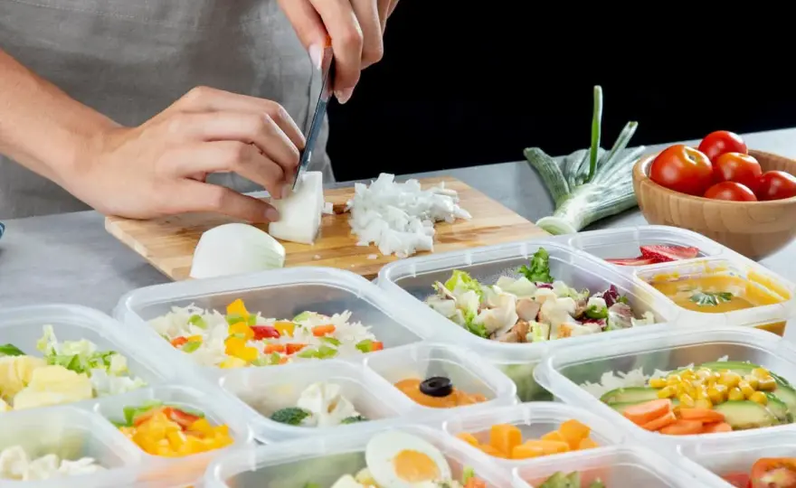 Jaki catering dietetyczny Warszawa – wybierz najlepsze opcje dla siebie