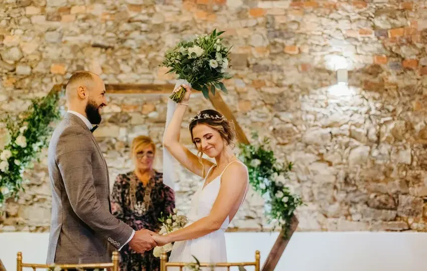 Kiedy mężczyzna może wziąć ślub? Wiek, dokumenty, krok po kroku