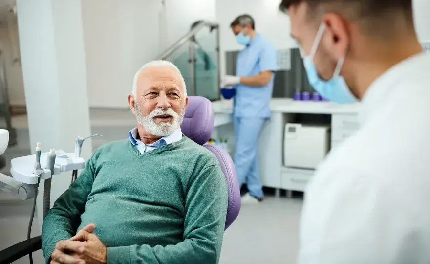 Jak zwracać się do dentysty? Savoir-vivre w gabinecie
