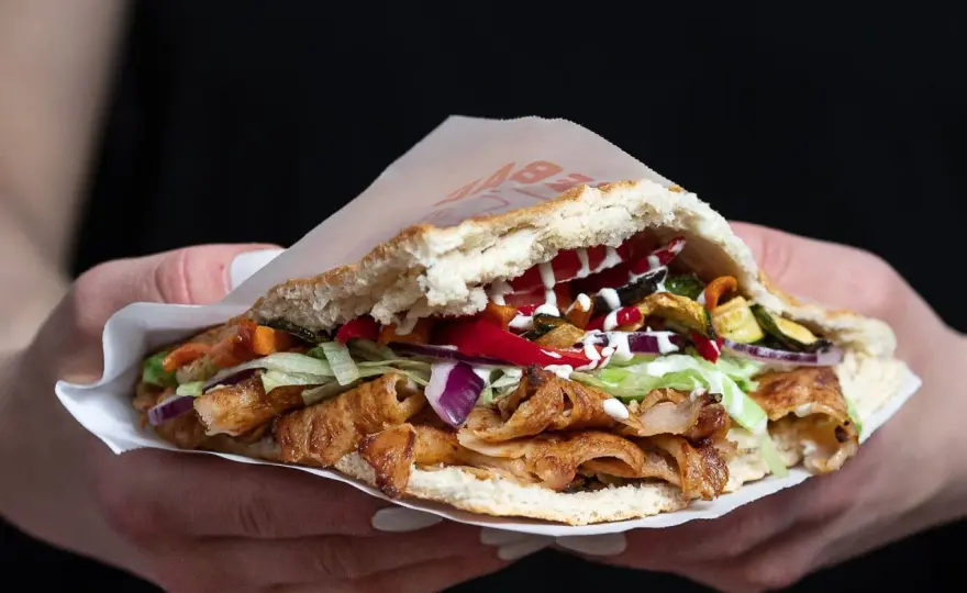 Dlaczego kebab jest niezdrowy? Poznaj prawdę i zdrowsze wybory