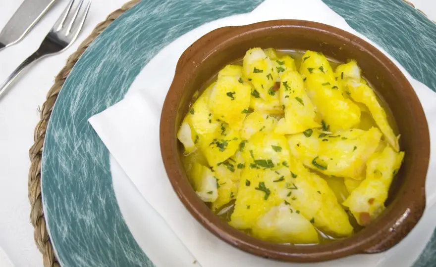Bacalao a la cazuela jugoso y en su punto