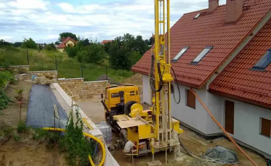 Gruntowa pompa ciepła: Jaka głębokość odwiertu zapewni oszczędności?