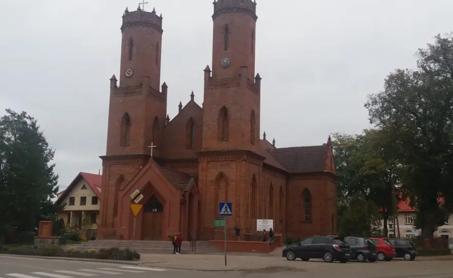 Kościół w Krokowej - neogotycka świątynia i mauzoleum von Krockow