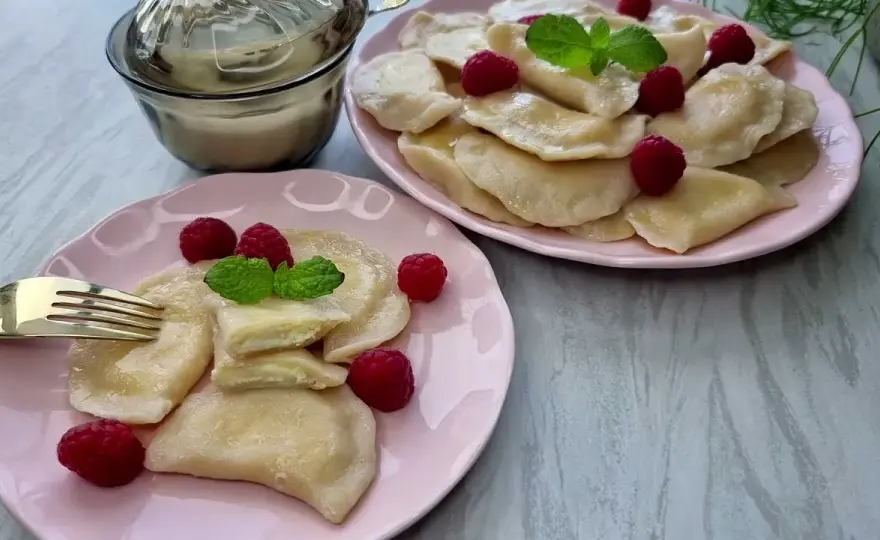 Jak zrobić idealne pierogi z serem na słodko – prosty przepis krok po kroku
