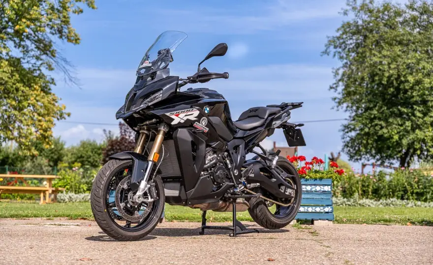 BMW S 1000 XR - Czy to idealny motocykl sportowo-turystyczny?