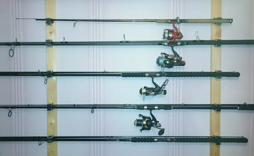 Wieszak na wędki DIY - Zrób to dobrze i chroń sprzęt!