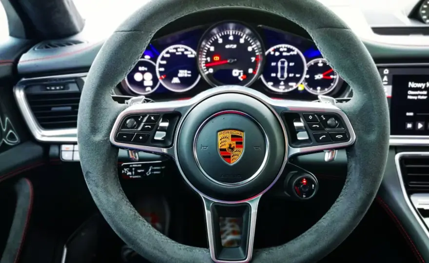 Porsche Panamera GTS - Dlaczego to najlepszy wybór dla kierowcy?