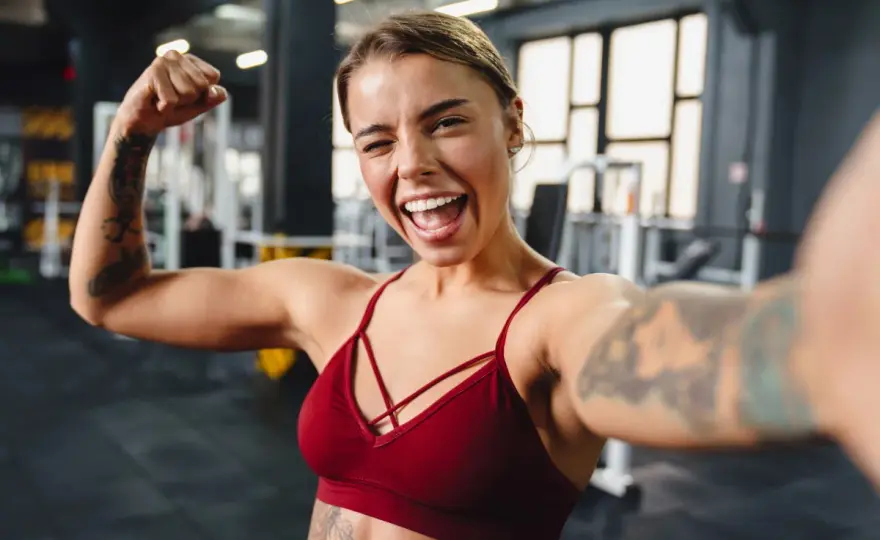 Ćwiczenia na biceps w domu - Zbuduj silne ramiona bez siłowni