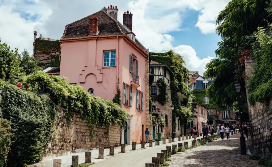 Bezpieczeństwo w 18. dzielnicy Paryża: Przewodnik po Montmartre i okolicach