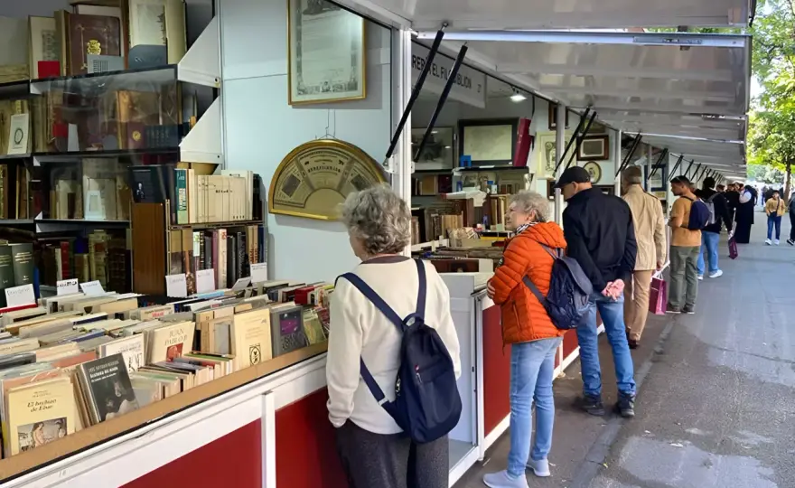 Feria del Libro Antiguo Madrid - Guía completa para el lector